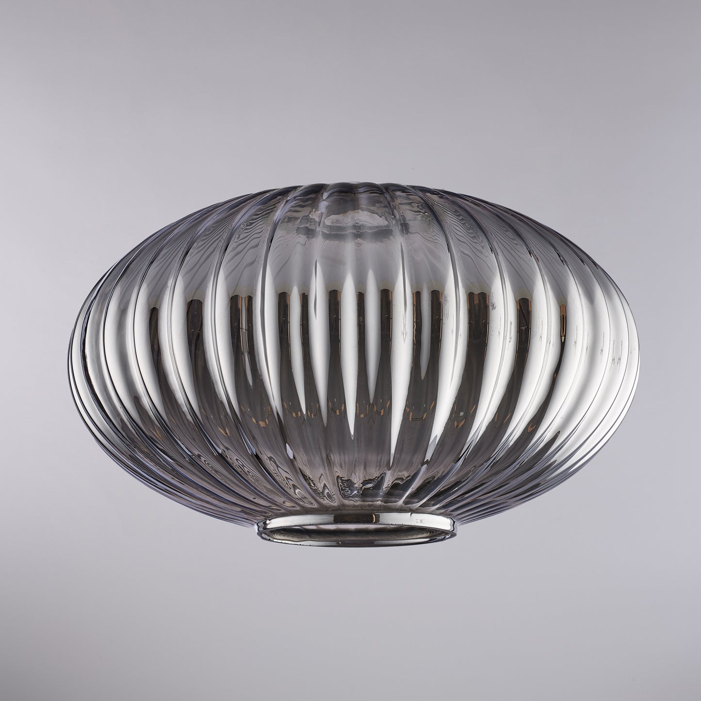 Diffuseur en verre soufflé miroir gris à décor rayé en relief H.18 - Ø30