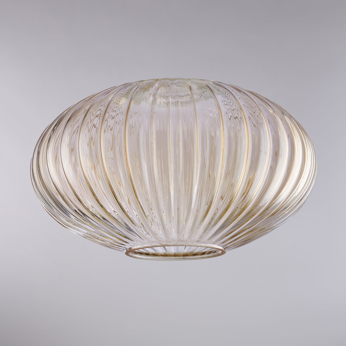 Diffuseur en verre soufflé ambré à décor rayé en relief H.18 - Ø30