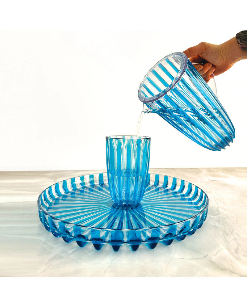 Carafe avec couvercle pin-up, coloris bleu clair 19,5 x 13 x H 27 cm