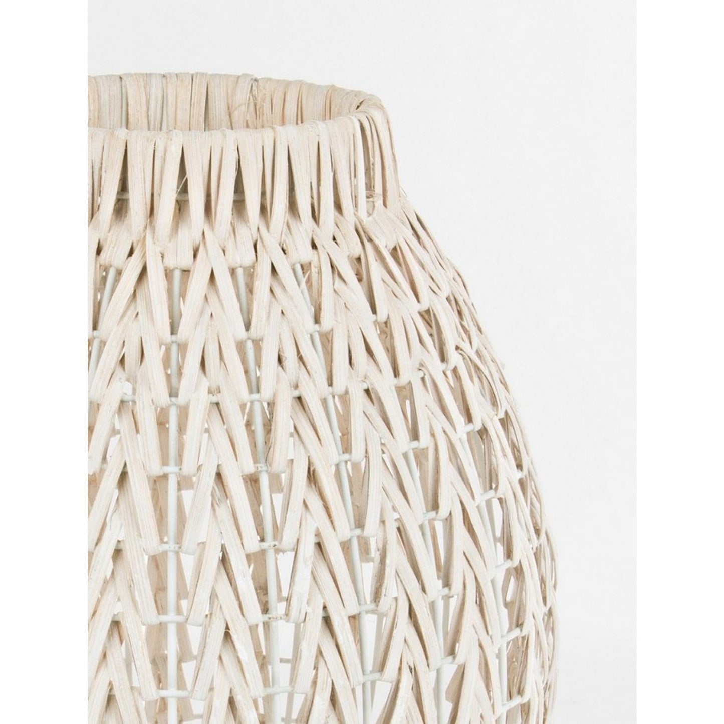 Lampada da tavolo in rattan sbiancato H51