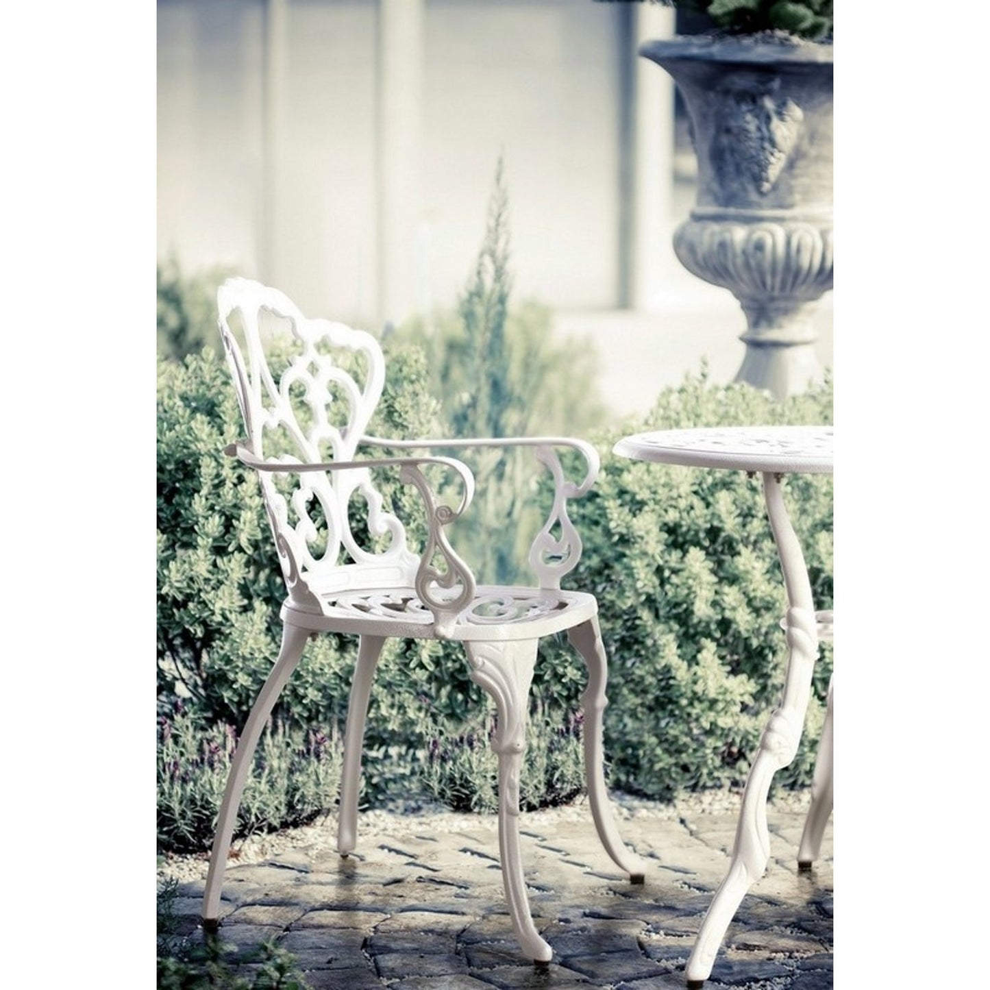 Sedia in alluminio bianca con braccioli 57,5x58x87,5