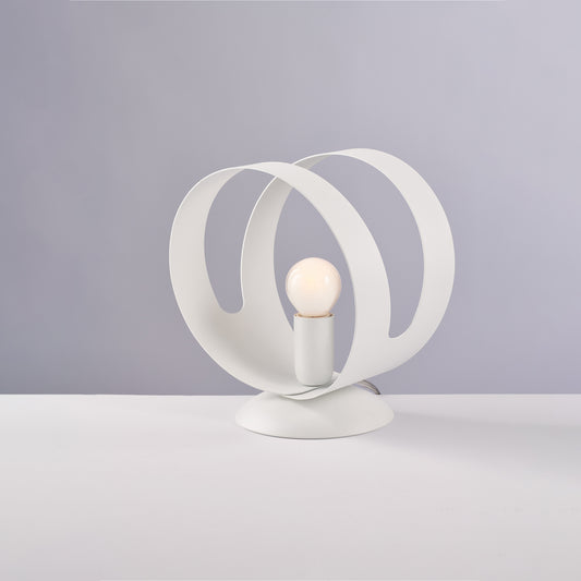 Lumetto in ferro laccato bianco con fascia tagliata a laser 1 luce H.22 - Ø19