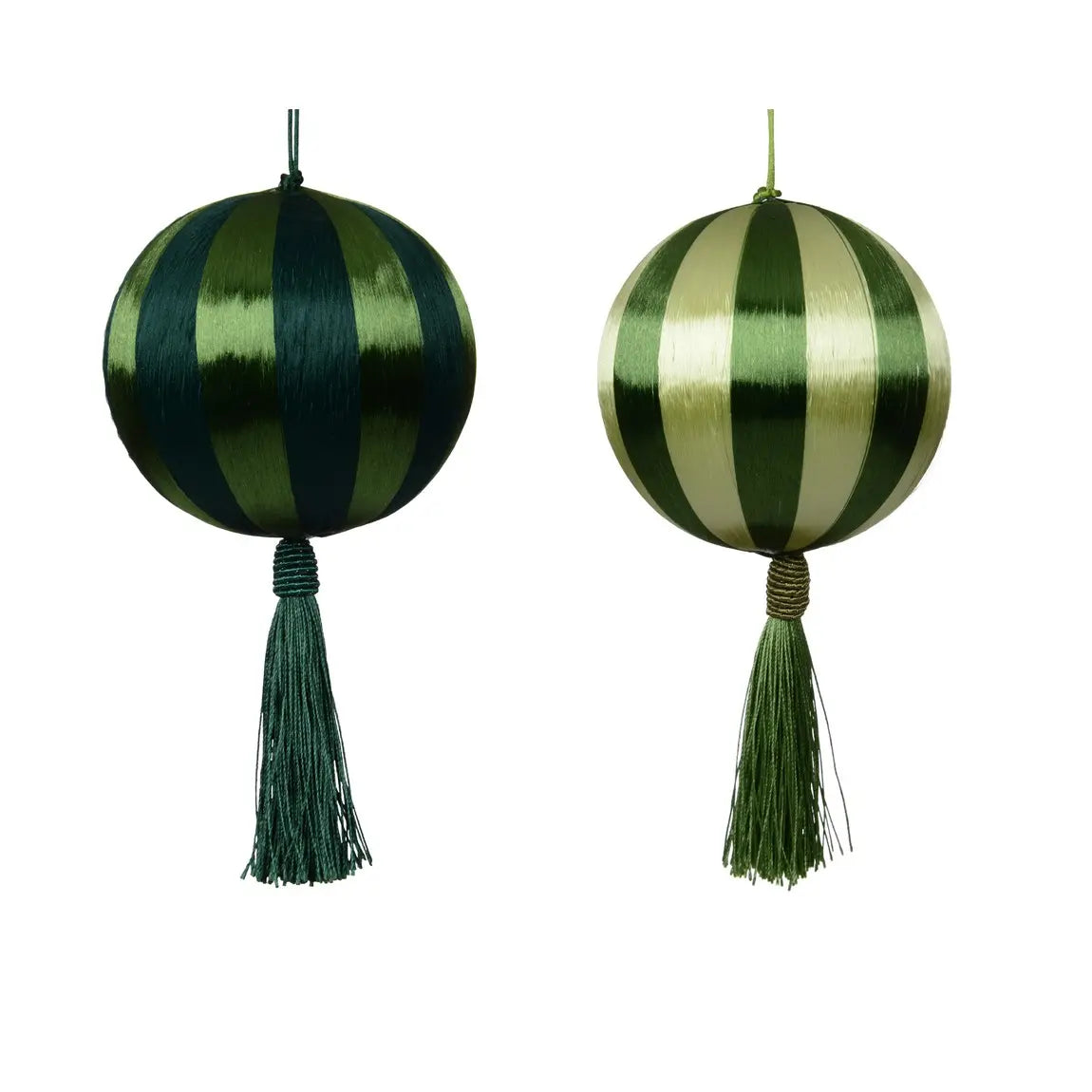 Sfera natalizia in foam con filo verde e nappa Ø12 cm – 1 pezzo assortito