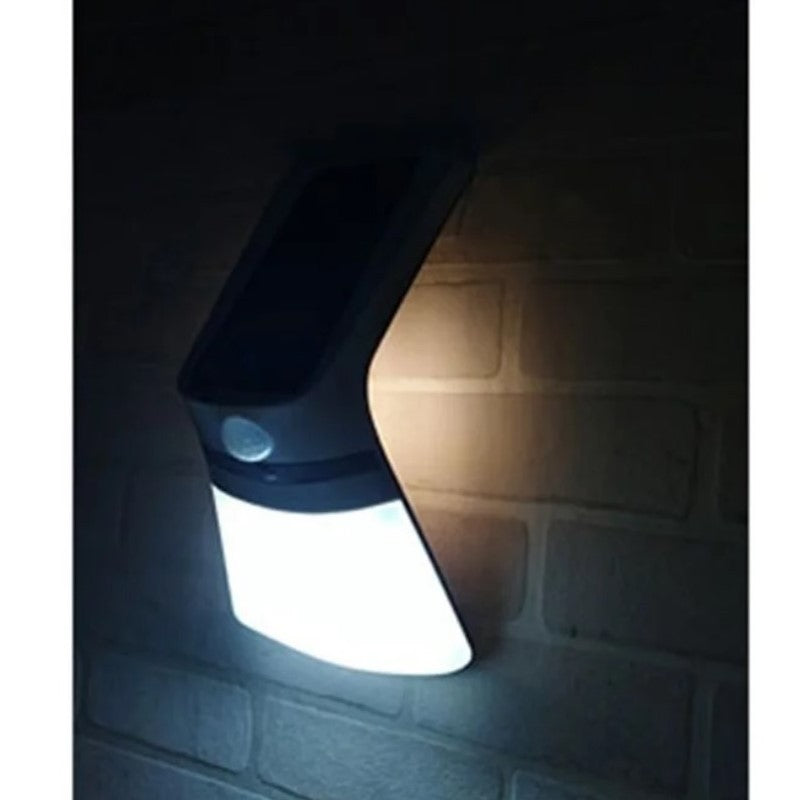 Projecteur LED d'applique murale d'extérieur alimenté par l'énergie solaire 2W