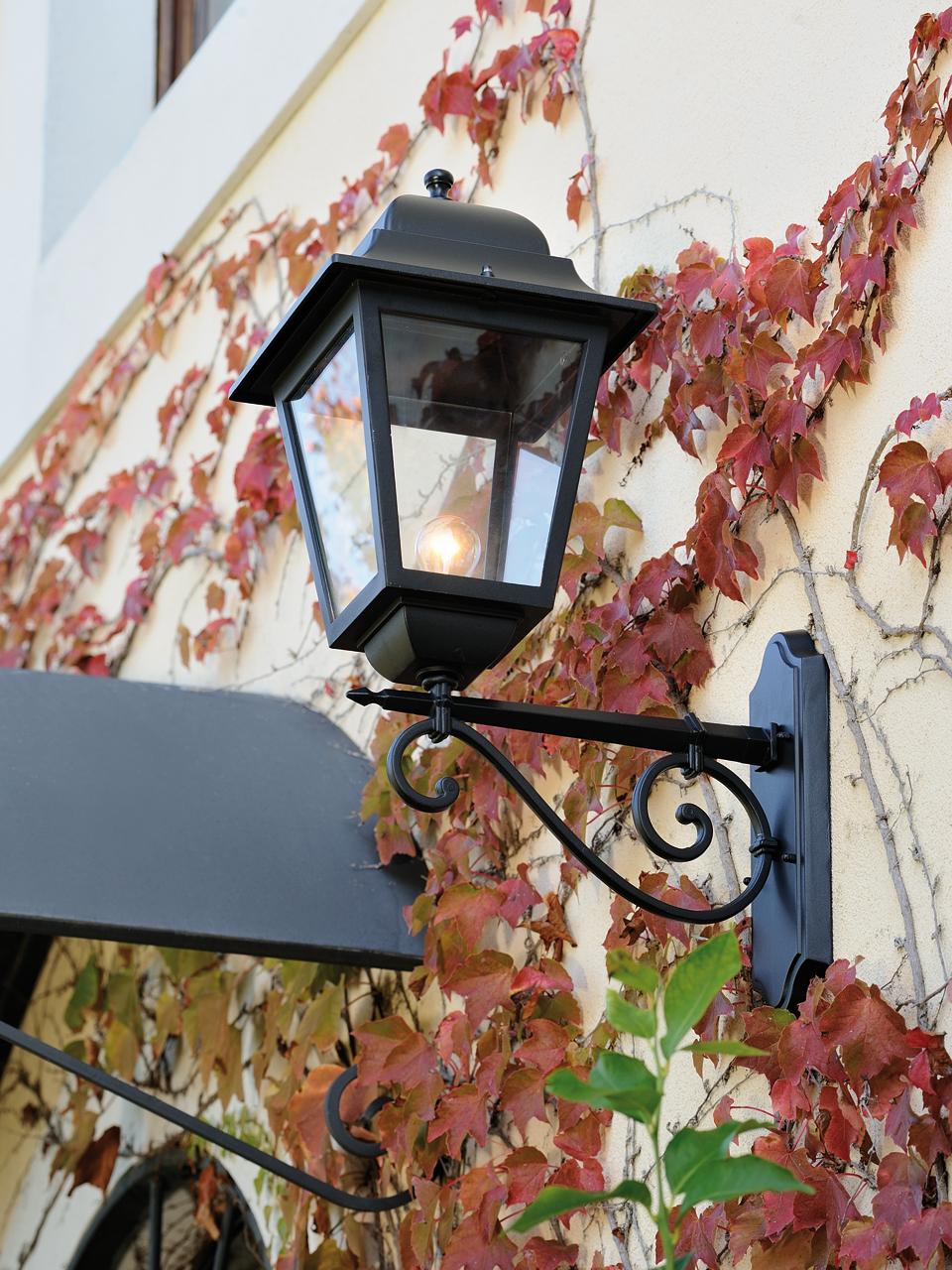 Lampada Sospesa in Alluminio Pressofuso con Diffusori in Vetro Trasparente nero