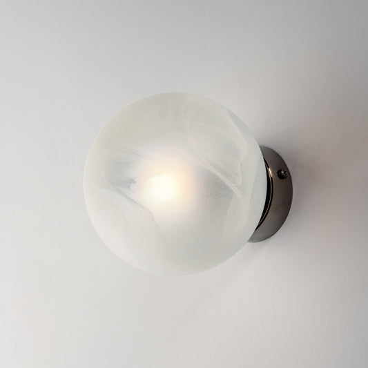 Applique in ferro bronzato 1 luce con sfera dm.14 H.14 - L.14 - P.17